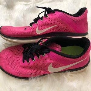 Nike hot pink flyknit sneakers neon 8